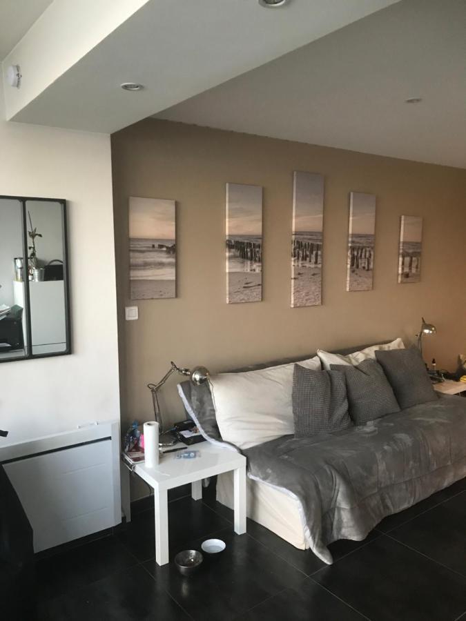 Appartement T2 les pieds dans l eau Vue Mer à Six-Fours-les-Plages Extérieur photo